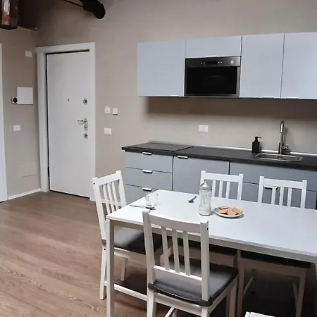 Apartament 50 Mq For 3-4 P Domashome